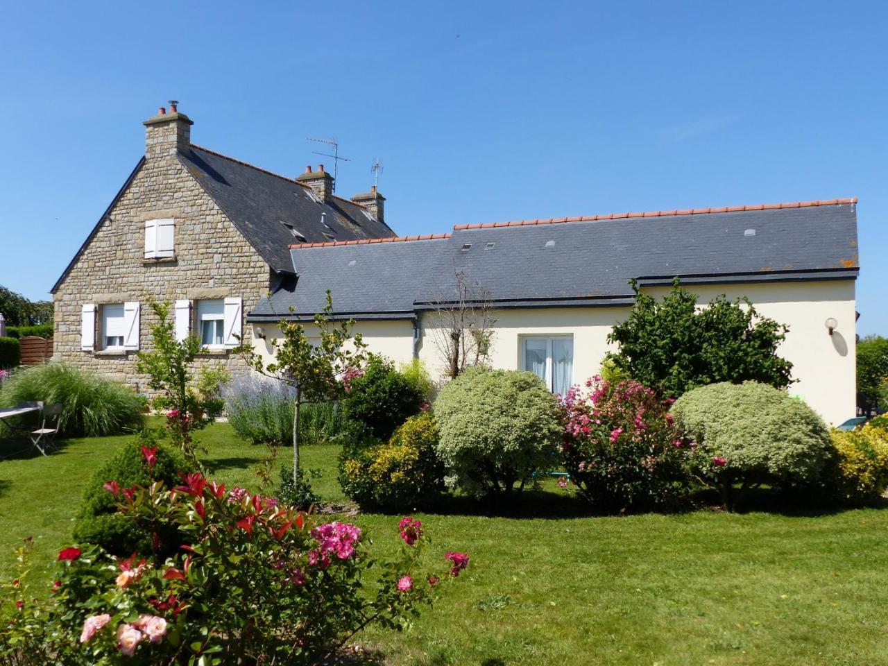 Les Vieilles Digues Bed & Breakfast Beauvoir  Exterior photo